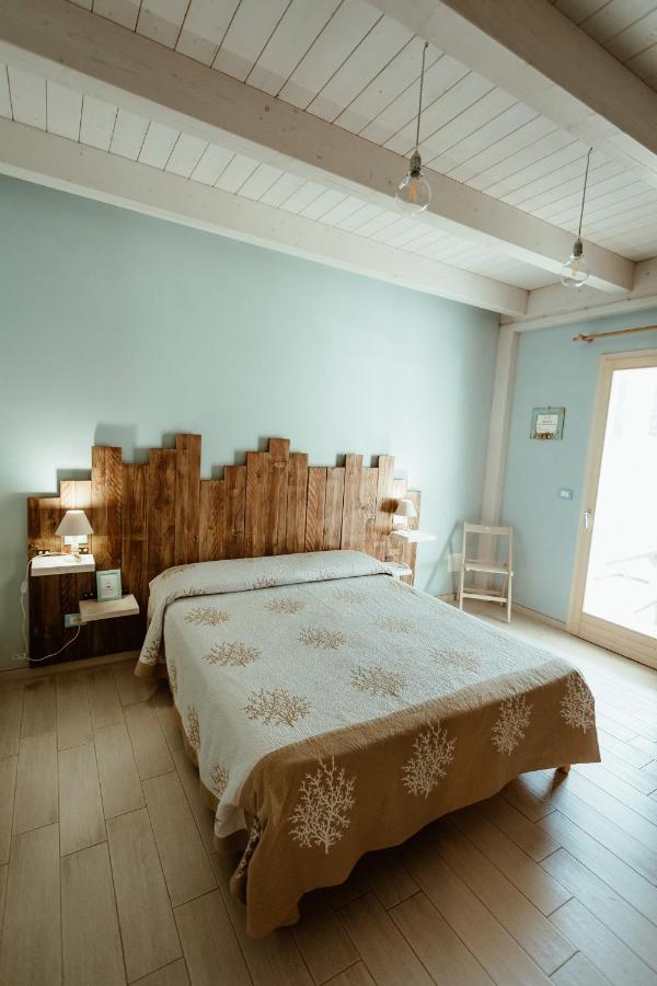 B&B Il Mare In Una Stanza 奥托纳 外观 照片